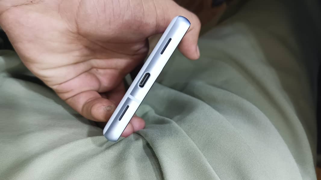Google Pixel 7a 2