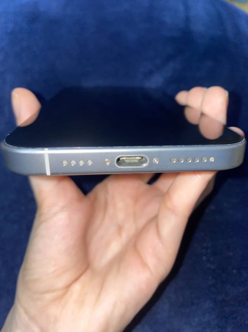 Apple iPhone 16 Pro Max 4