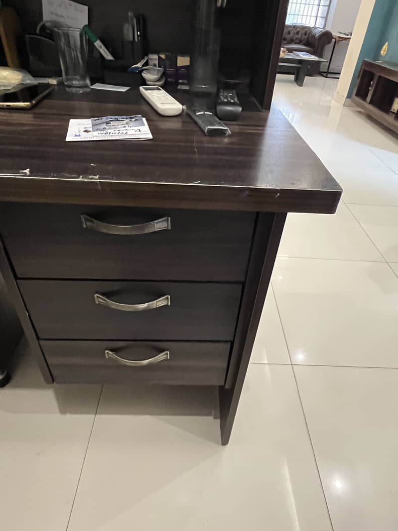 Office reception table 1
