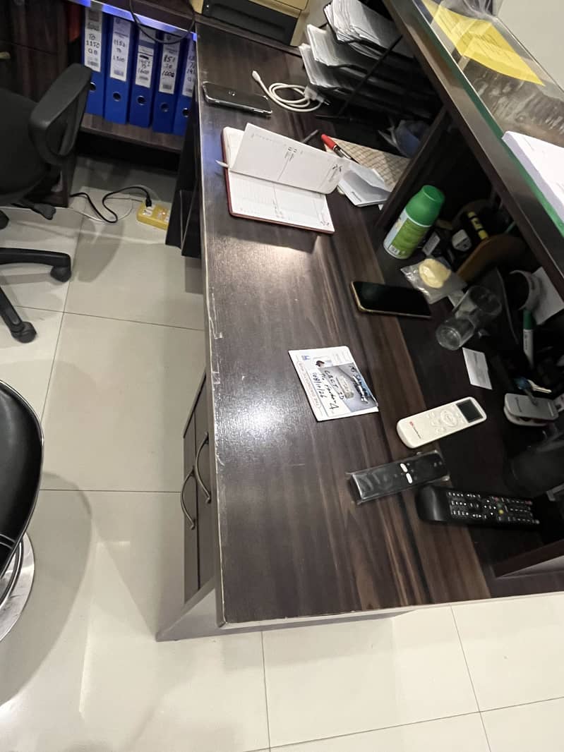 Office reception table 3