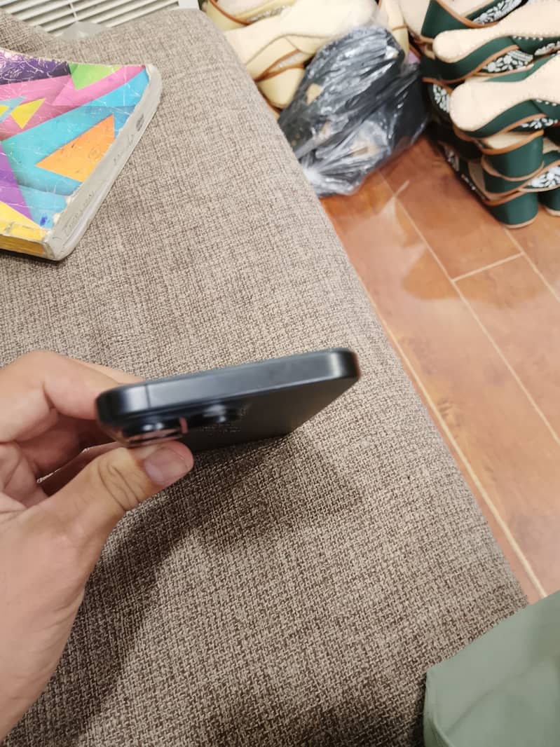 Apple iPhone 15 Pro Max 9