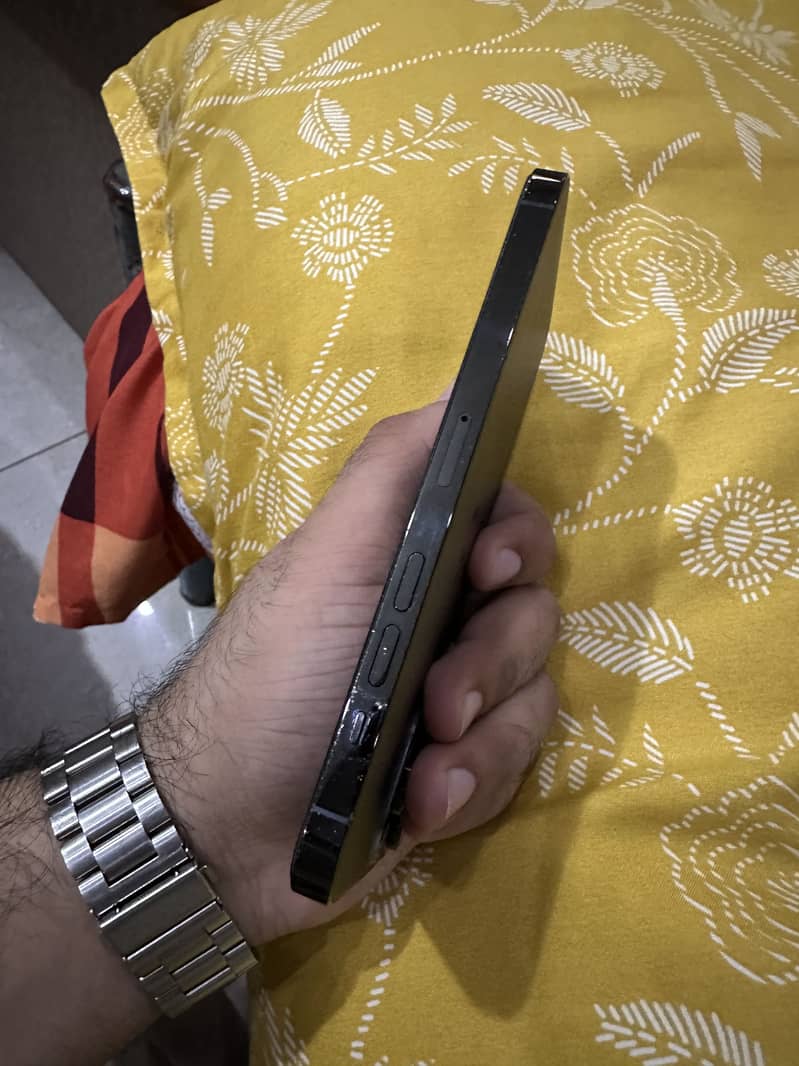 Apple iPhone 14 Pro Max 6