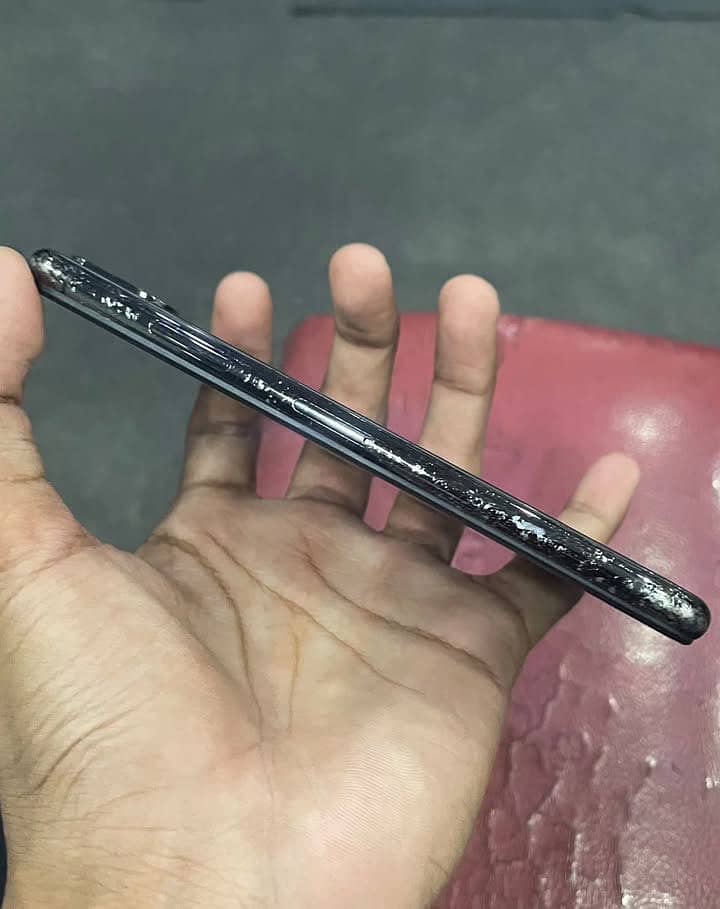 Apple iPhone X 3