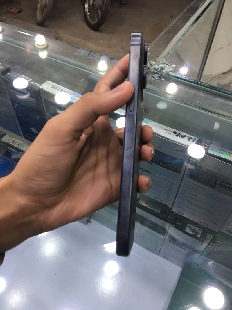 Apple iPhone 15 Pro Max 1