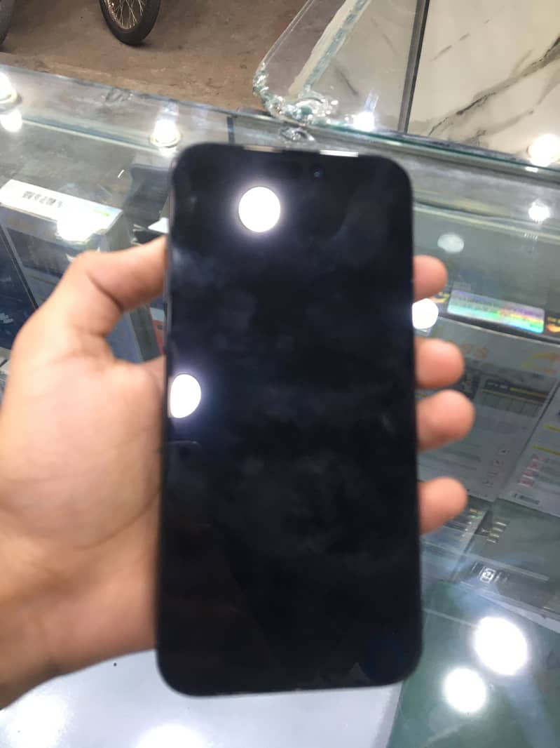 Apple iPhone 15 Pro Max 3