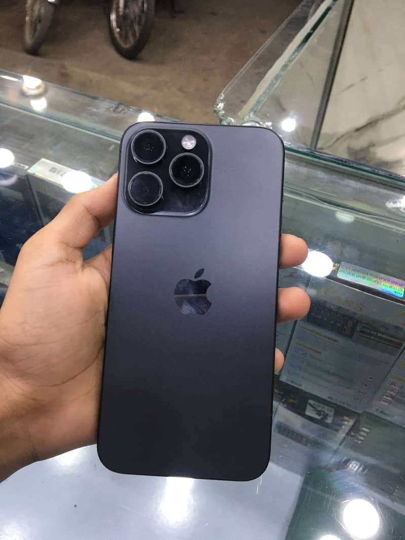 Apple iPhone 15 Pro Max 5