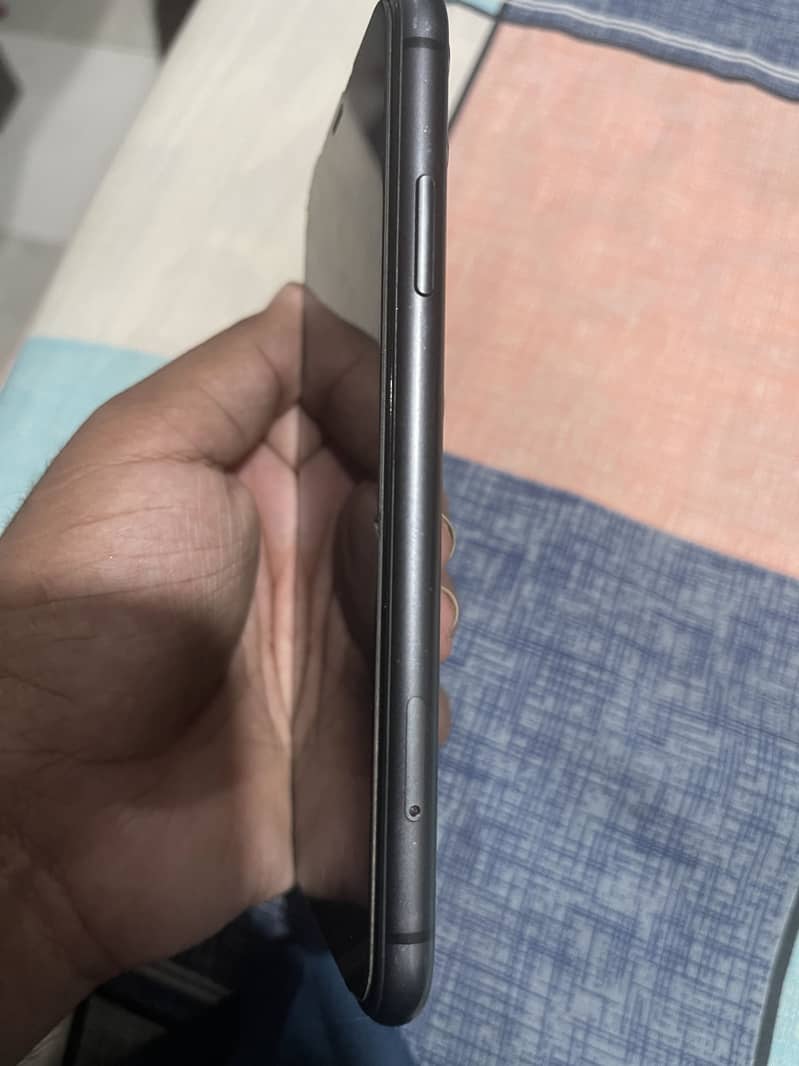Apple iPhone 11 5