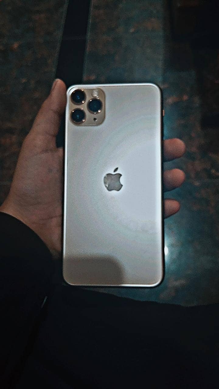 Apple iPhone 11 Pro Max 3