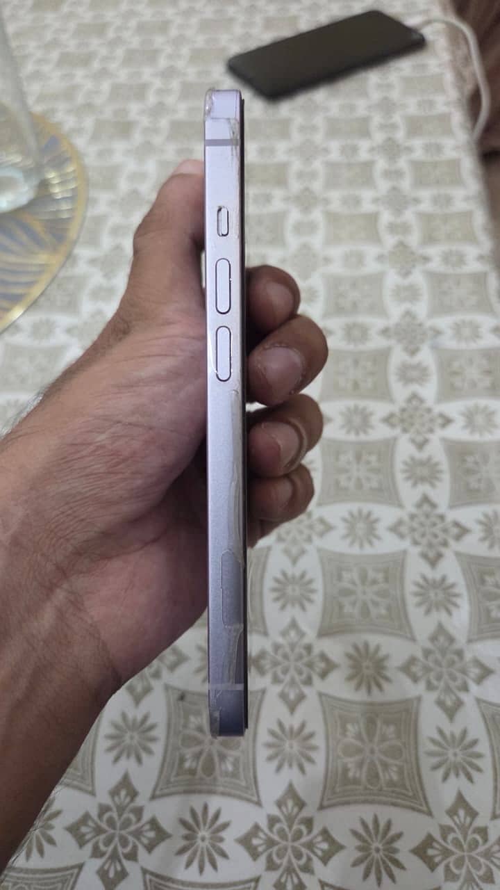 Apple iPhone 14 3