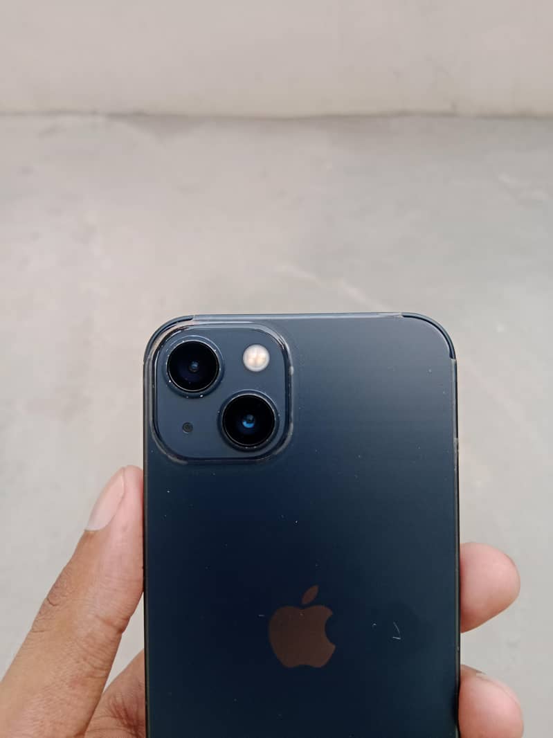 Apple iPhone 13 4