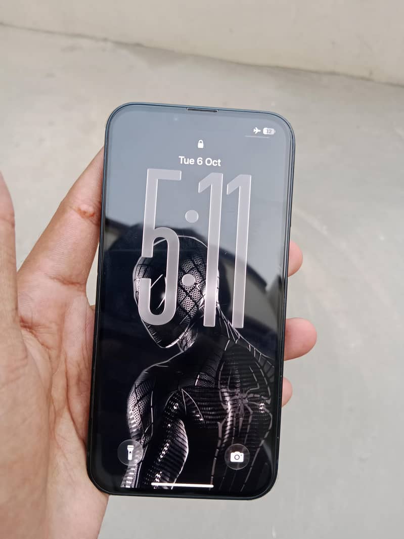 Apple iPhone 13 8