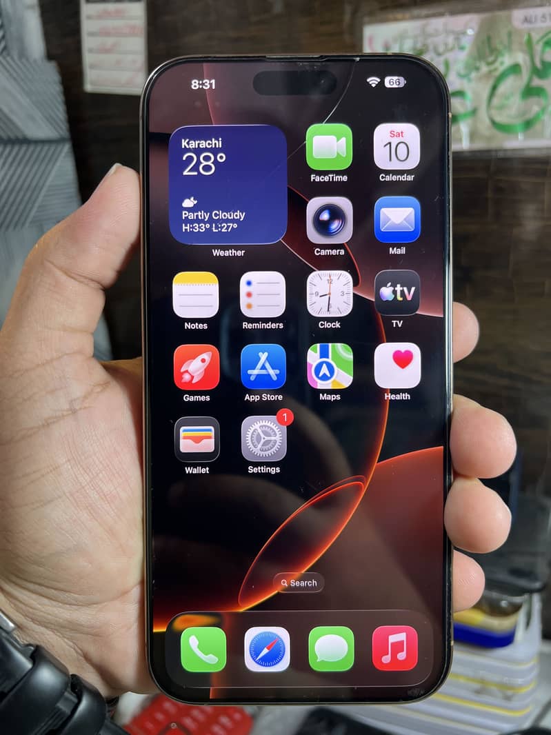 Apple iPhone 16 Pro Max 1