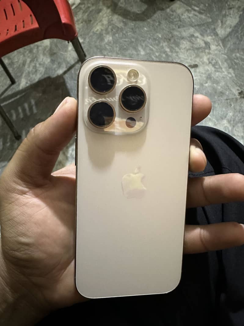 Apple iPhone 16 Pro 2