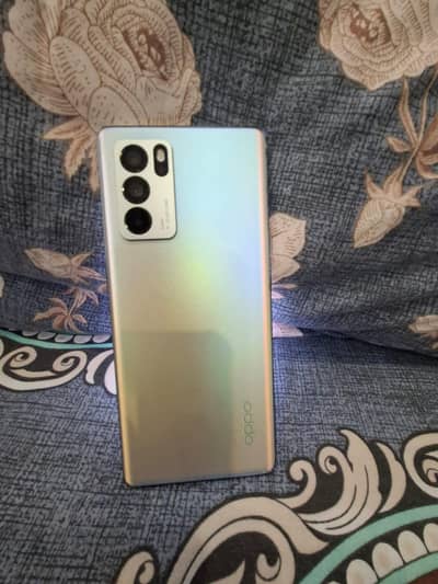 OPPO Reno6 Pro