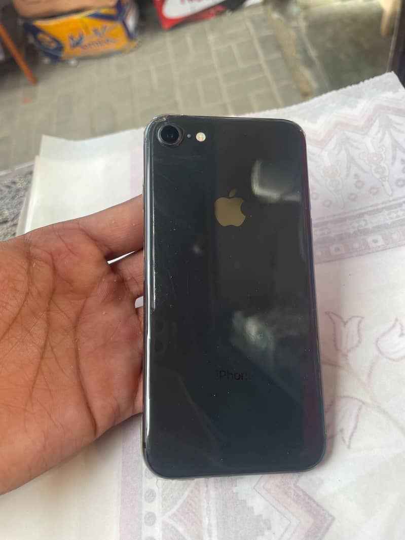 Apple iPhone 8 1
