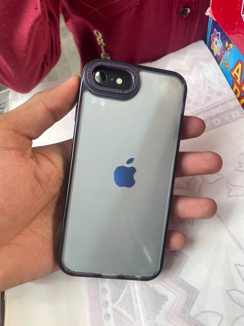 Apple iPhone 8 3