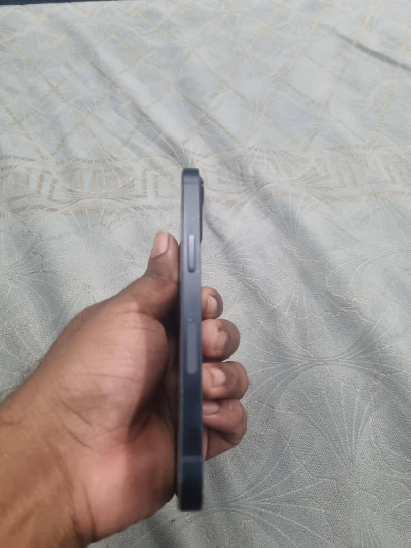 Apple iPhone 13 1