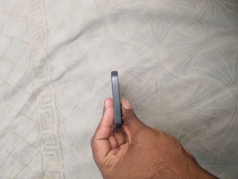 Apple iPhone 13 4