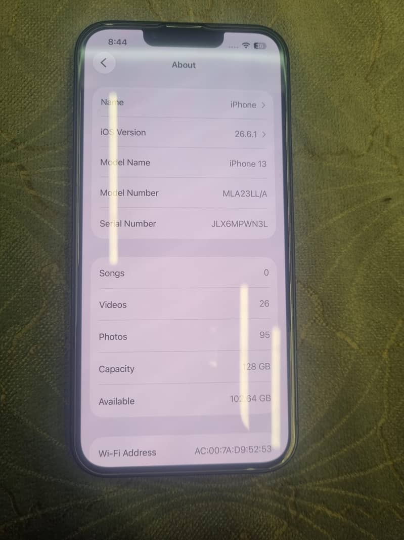 Apple iPhone 13 8