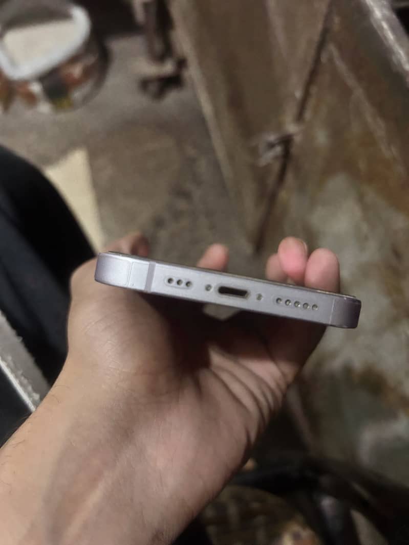 Apple iPhone 14 2