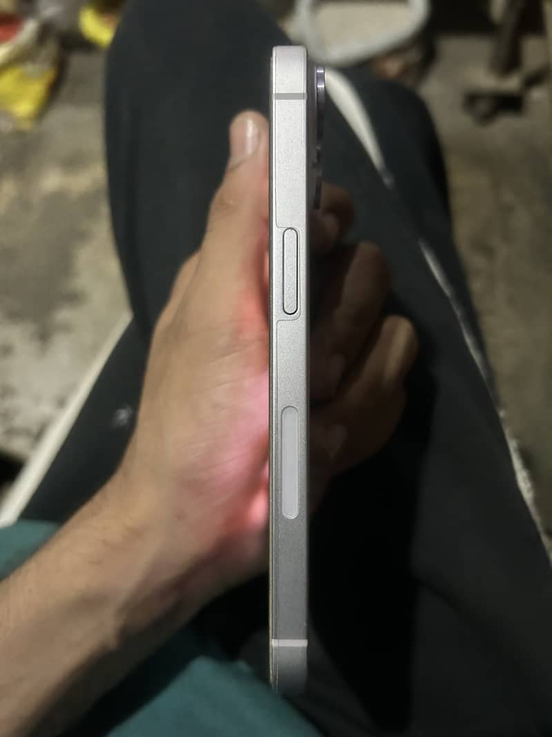 Apple iPhone 14 4