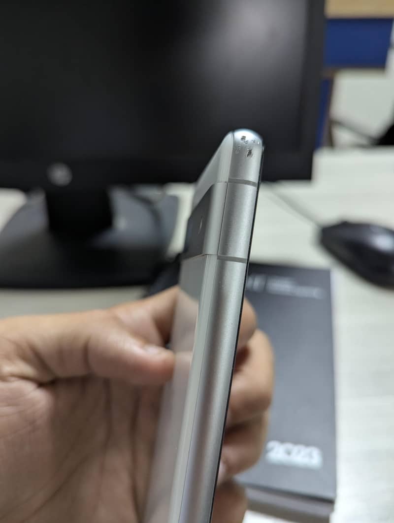 Google Pixel 7a 2