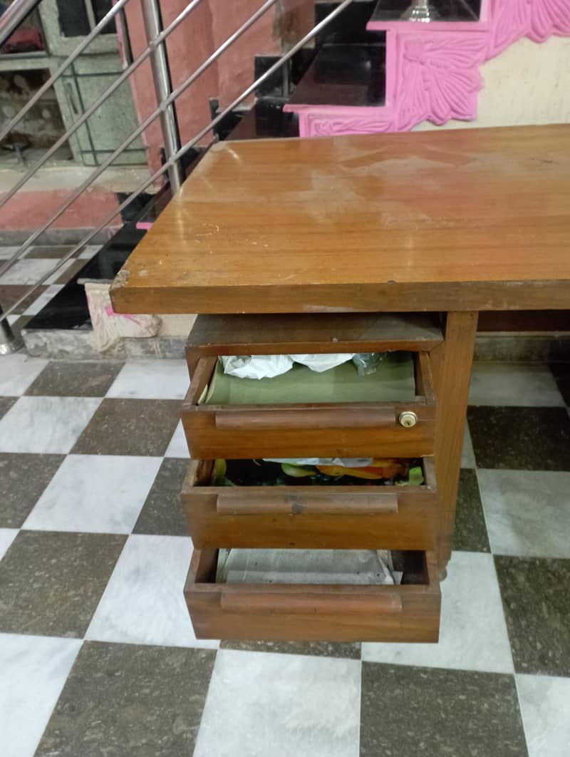 Office Table 0
