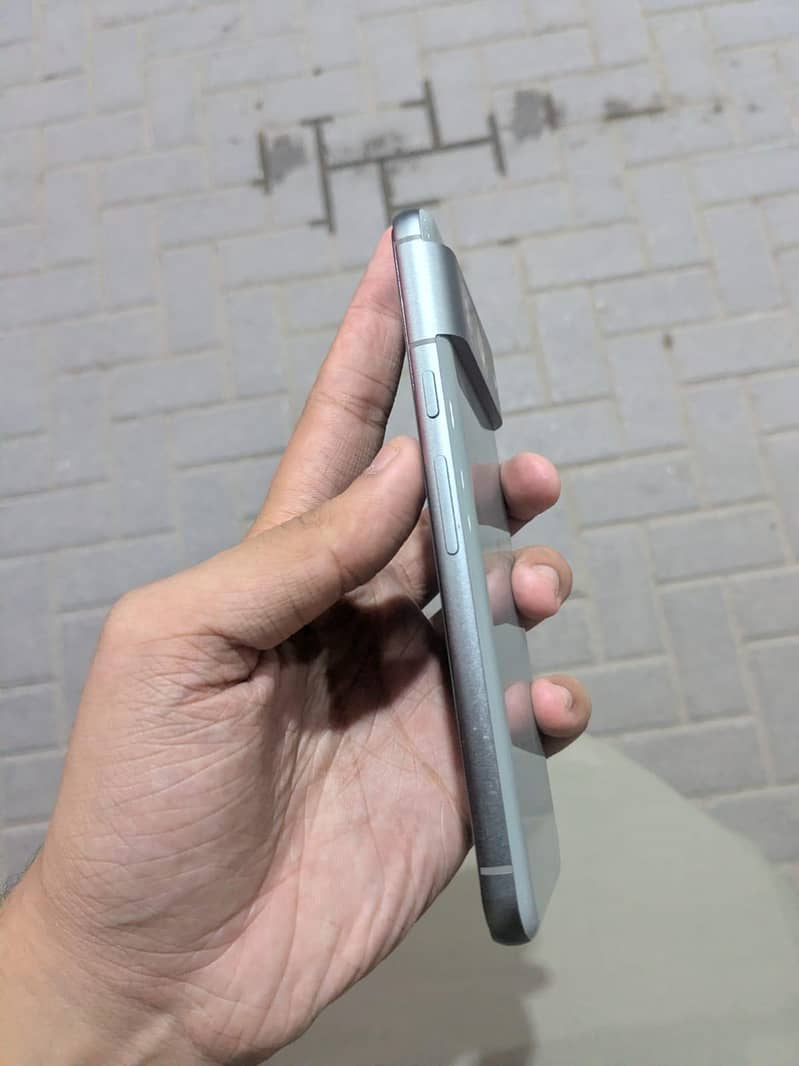 Google Pixel 8 2