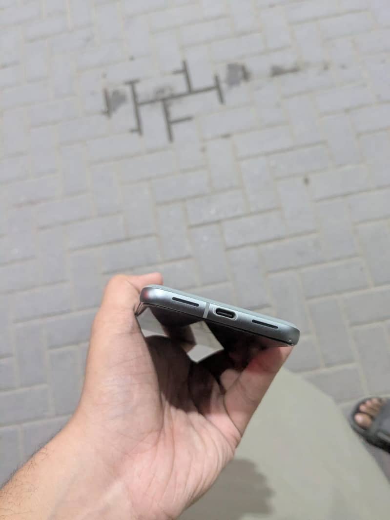 Google Pixel 8 3