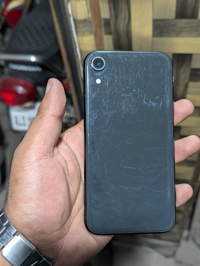 Apple iPhone XR 0