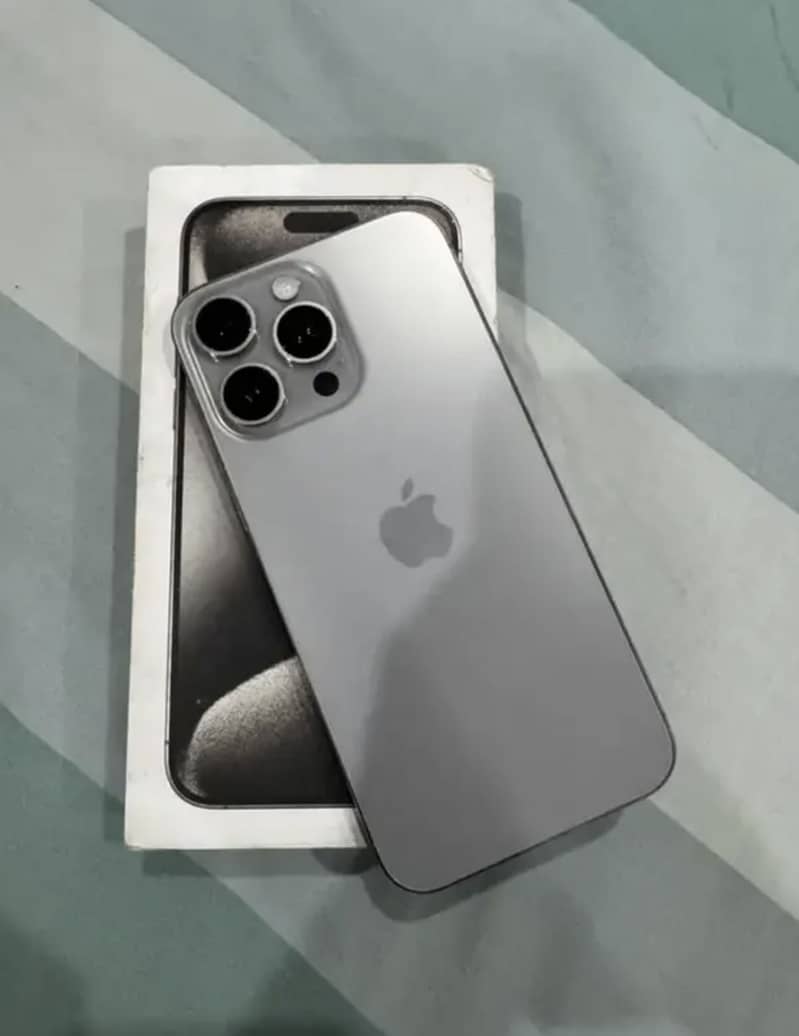 Apple iPhone 15 Pro Max 0