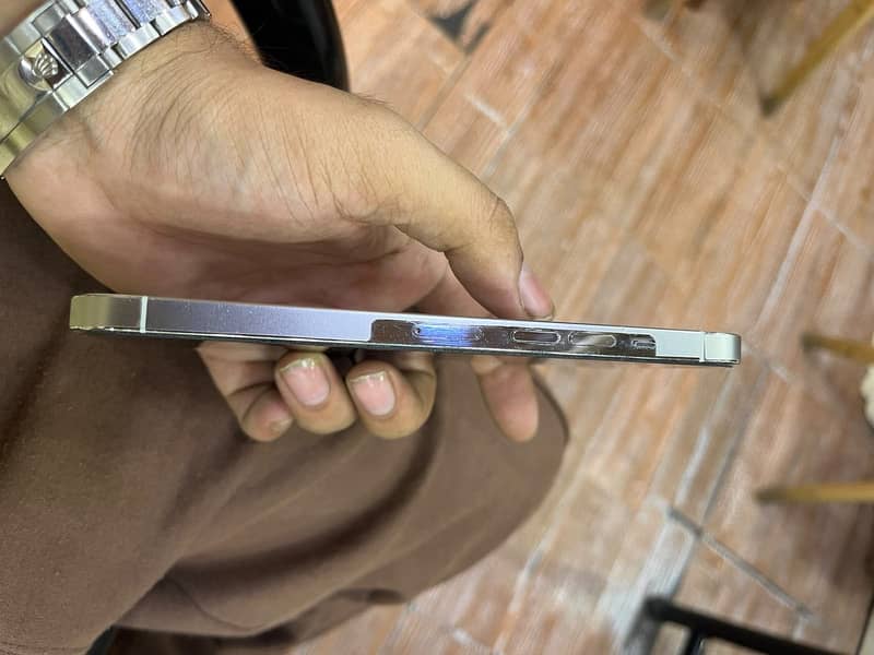Apple iPhone 13 Pro Max 5