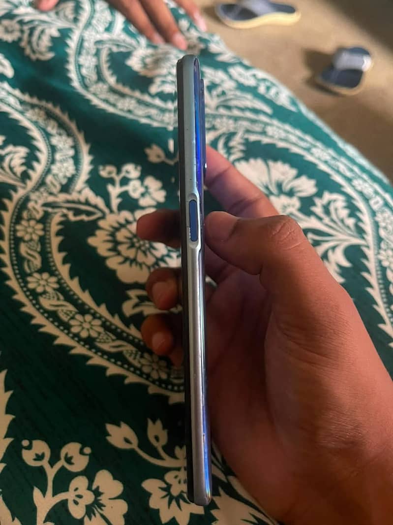 OPPO A54 4