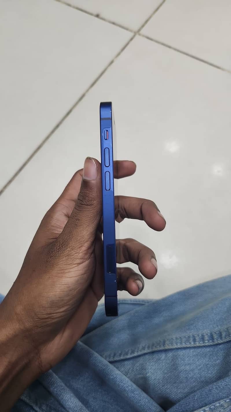Apple iPhone 12 mini 1