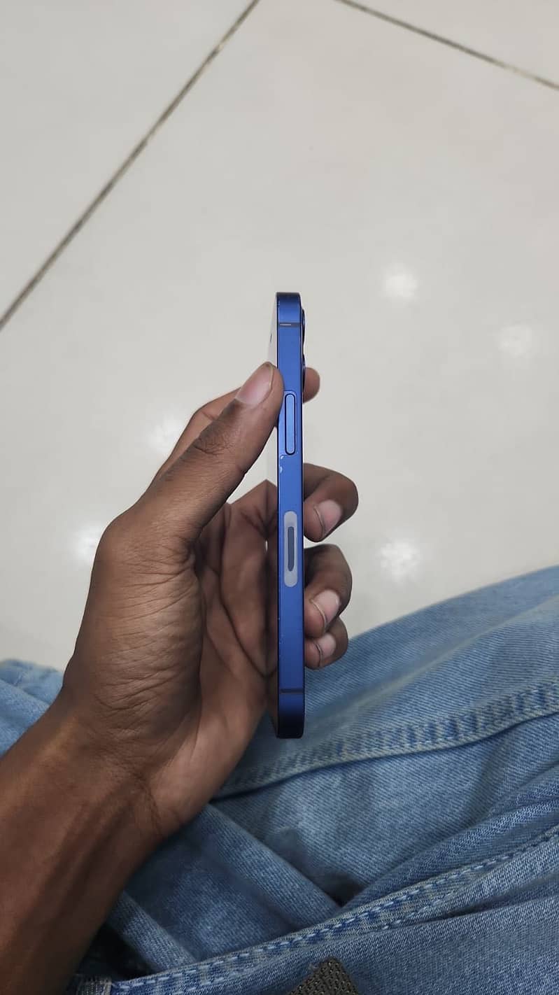 Apple iPhone 12 mini 3
