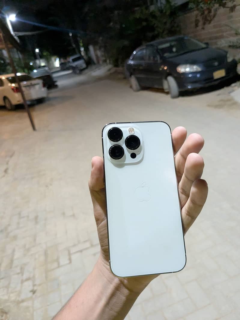 Apple iPhone 13 Pro 1