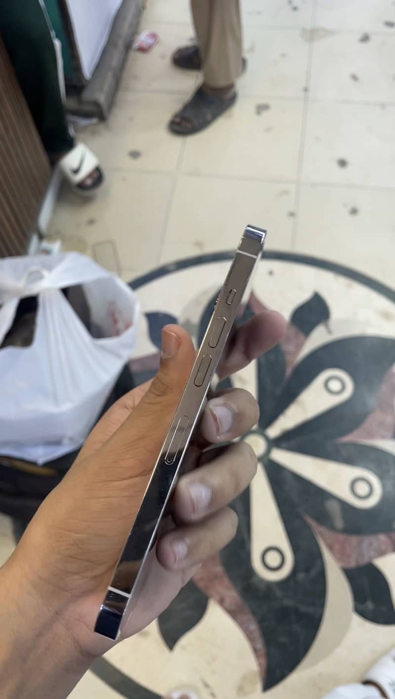 Apple iPhone 13 Pro 3