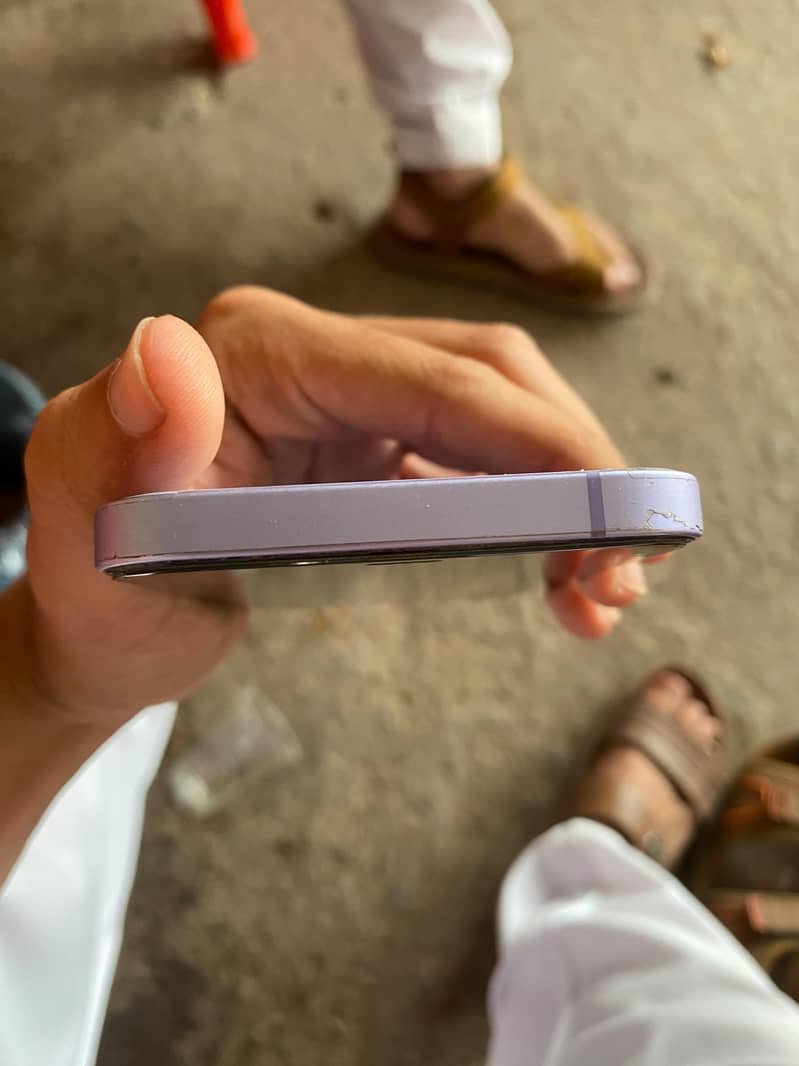 Apple iPhone 12 3
