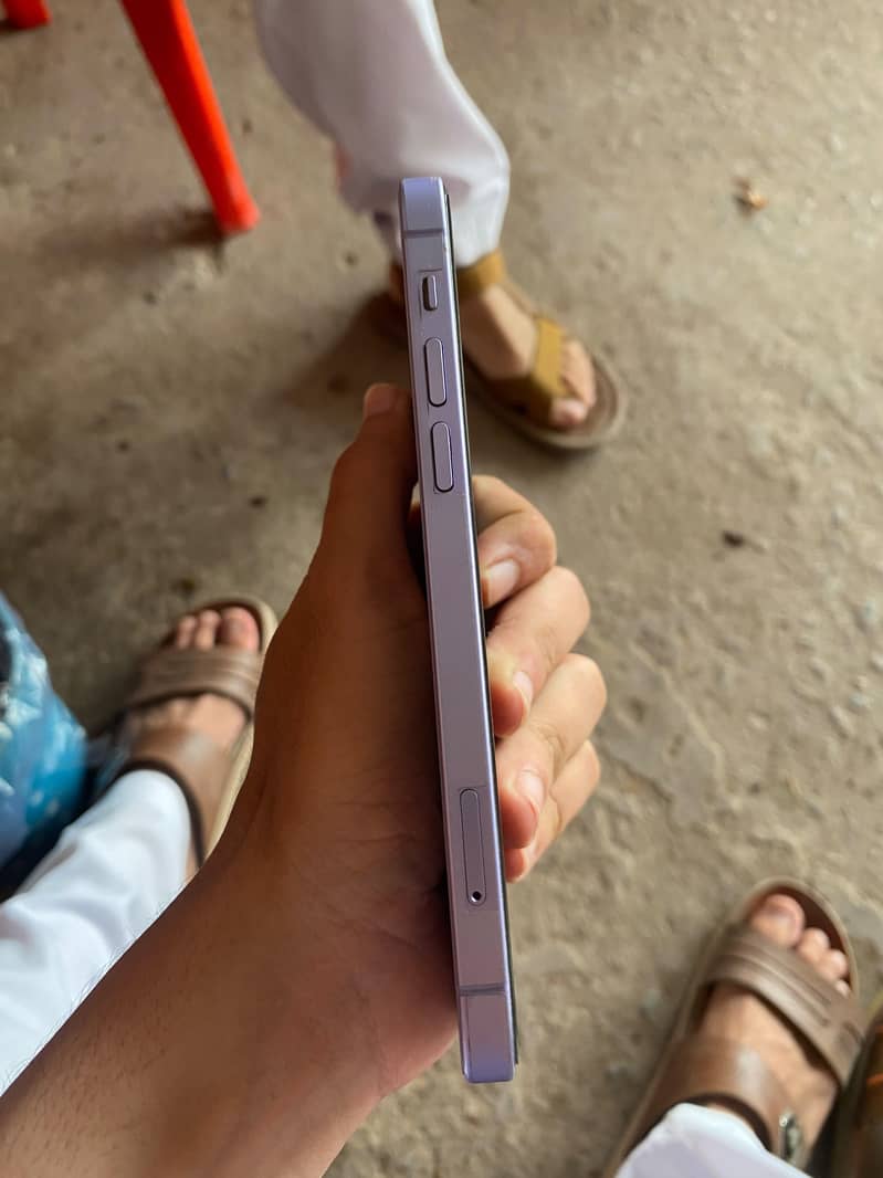 Apple iPhone 12 5
