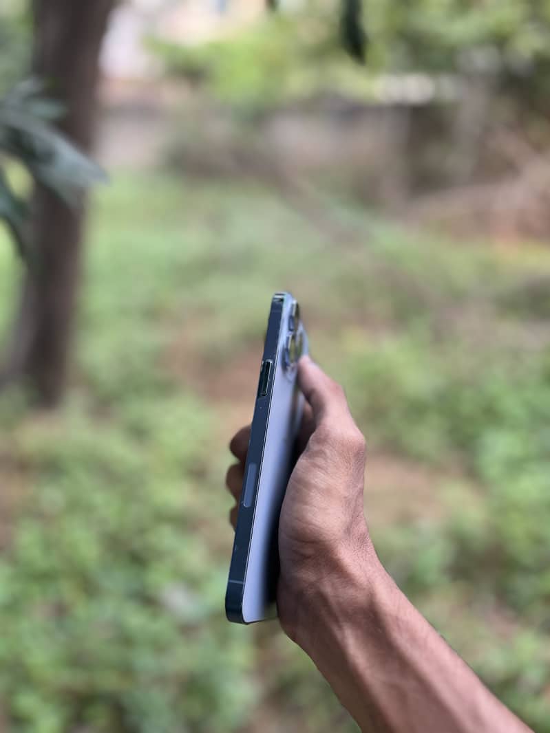 Apple iPhone 13 Pro Max 6