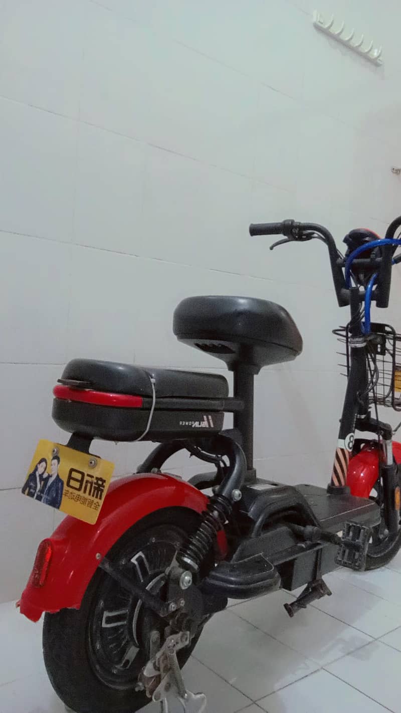 بچوں کی چائنیز الیکٹرانک سکوٹی 2