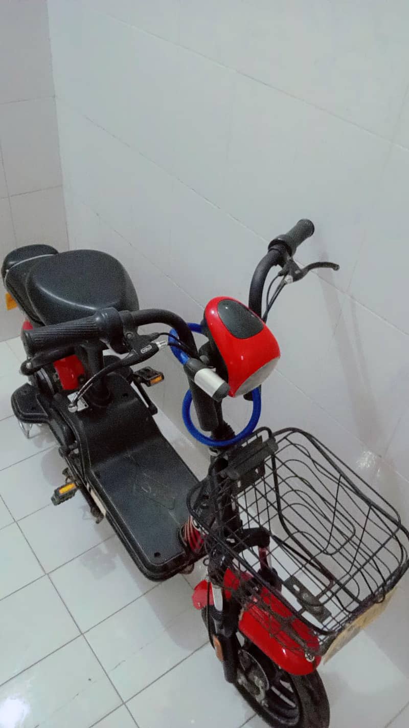 بچوں کی چائنیز الیکٹرانک سکوٹی 3