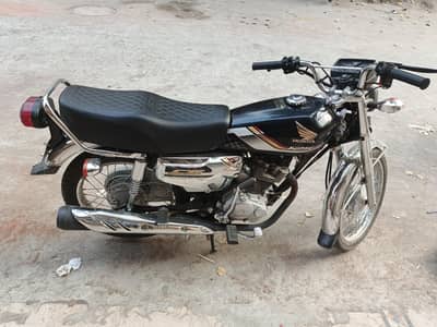 Honda CG 125 Special Edition (SE) 2025/2026 Model – Mint Condition.