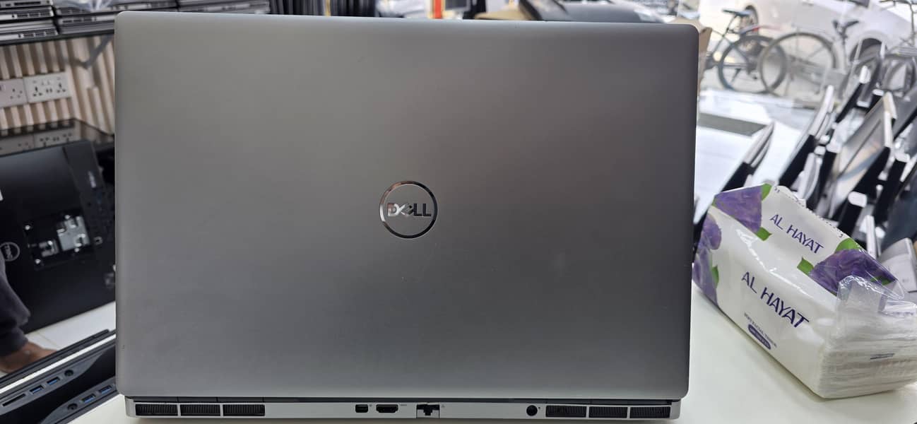 Dell Precision 7760 1