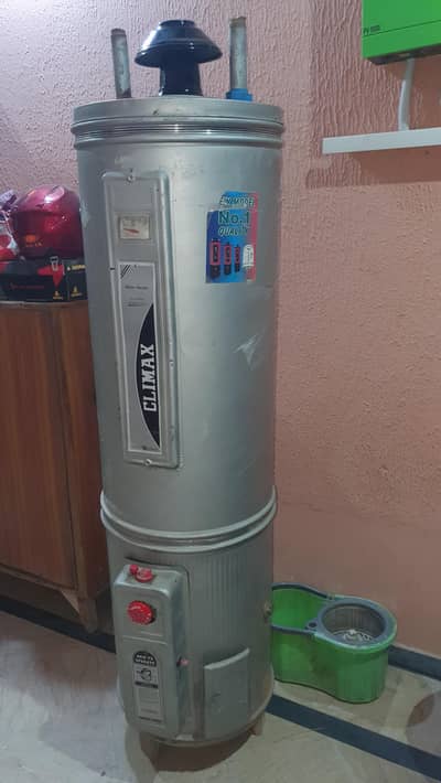 Geyser 35 Gallon gas