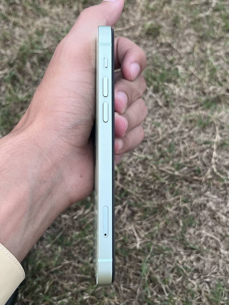Apple iPhone 12 3