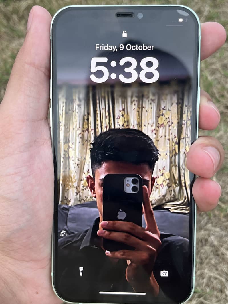 Apple iPhone 12 6