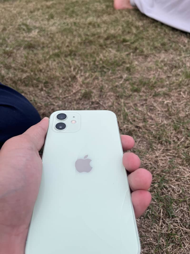 Apple iPhone 12 7