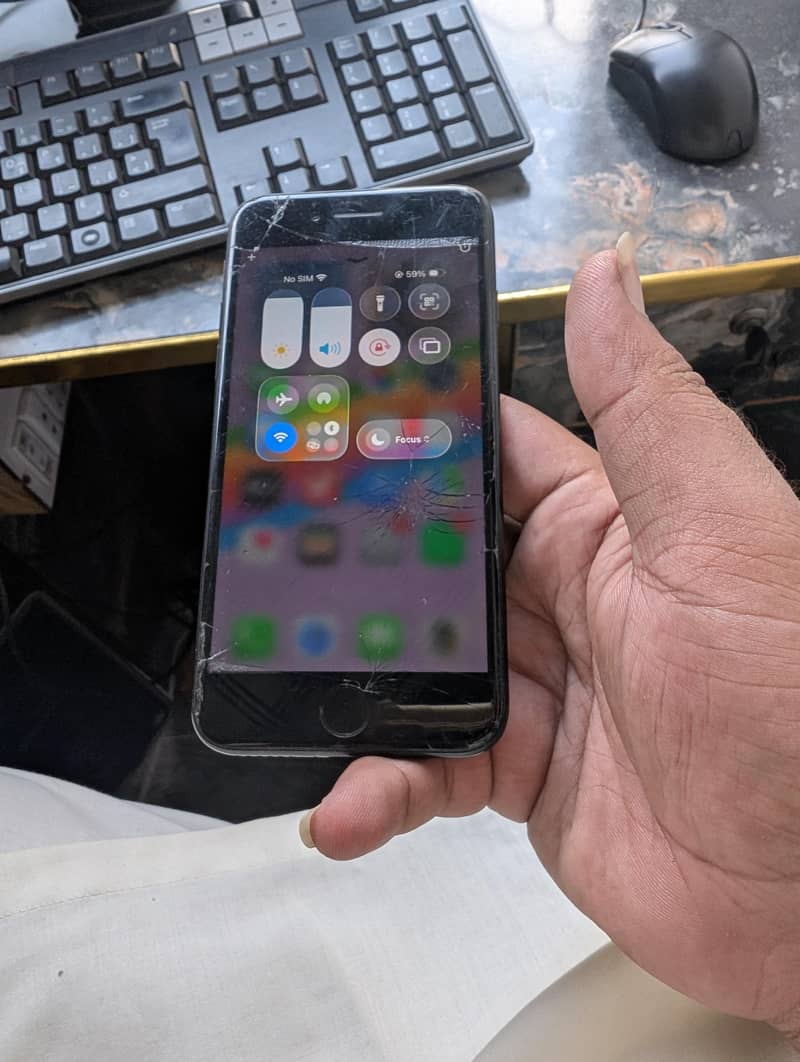 Apple iPhone SE 4