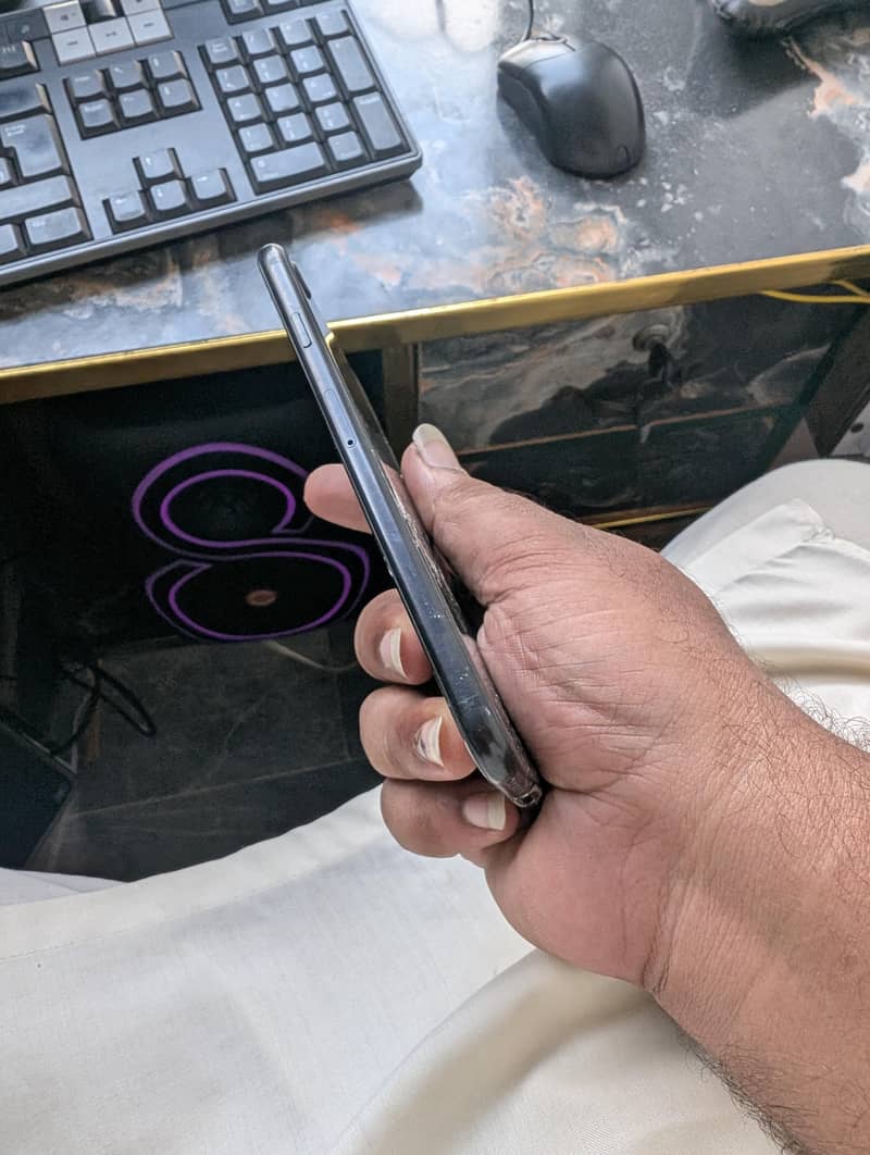 Apple iPhone SE 6